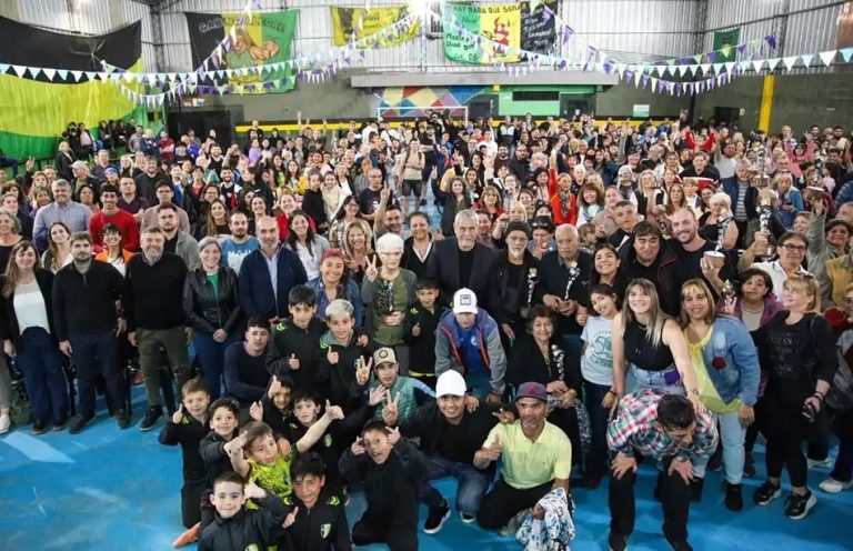Villa Corina festejó sus 50 años con actividades para toda la familia