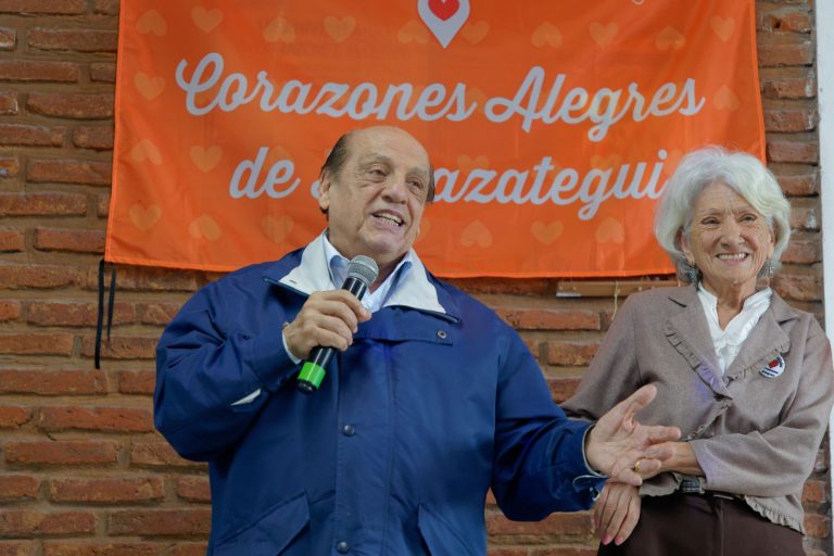 Celebran aniversario de centro de jubilados en Villa España