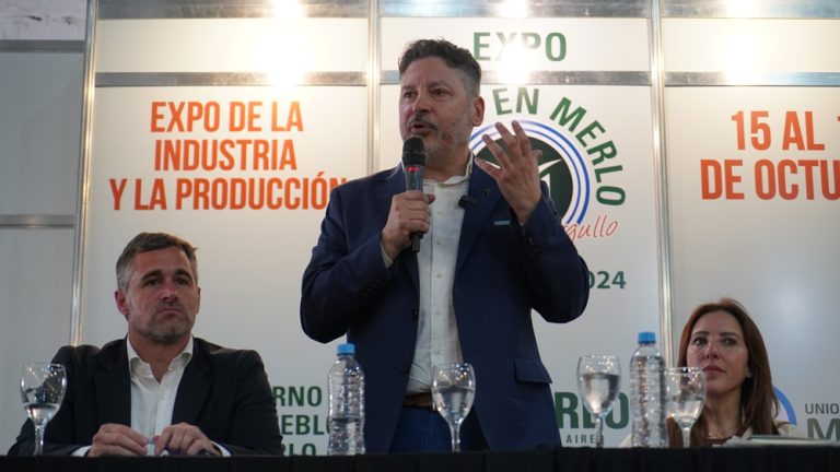 Menéndez inauguró la Expo “Hecho en Merlo”