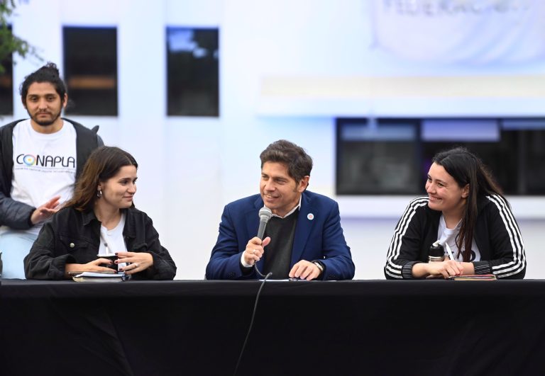 Kicillof: “Defender a las universidades es defender el futuro de la Argentina”