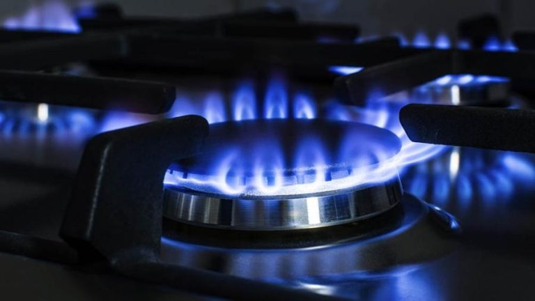 Casi 1,4 millones de hogares están a punto de perder los subsidios de electricidad y gas