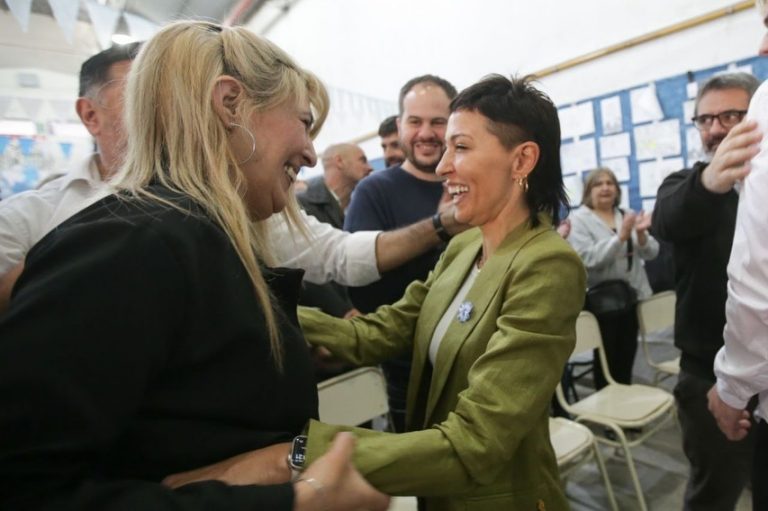 Imponen nombre de Eva Perón a escuela de Ezpeleta