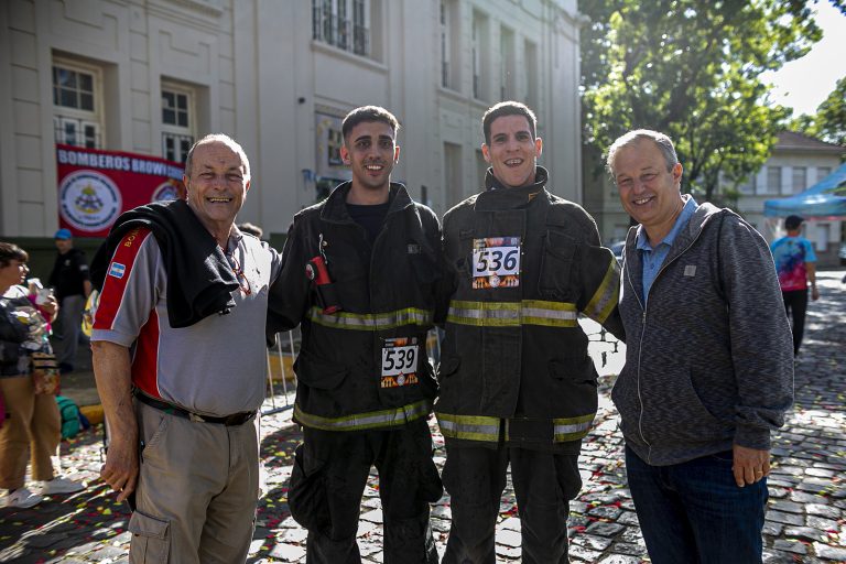 Cascallares acompañó la maratón “Bomberos Brown Corre”