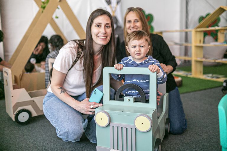 Presentaron un nuevo espacio inclusivo para niños en la Feria del Libro de Almirante Brown