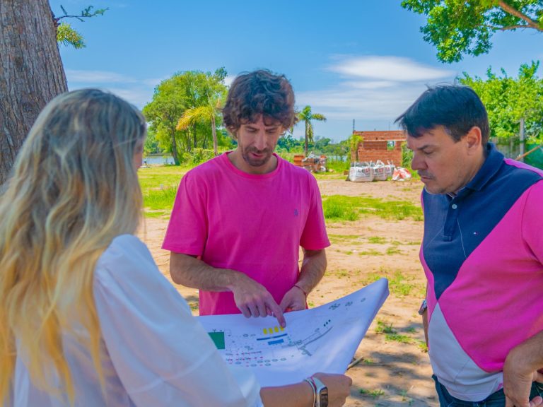 Andreotti recorrió las obras de ampliación del Polideportivo N°3