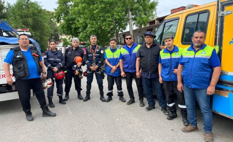 Personal de defensa civil viajó a ayudar en Villa Gesell