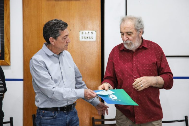 Barrueco entregó subsidios a instituciones de Avellaneda