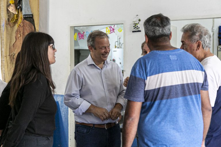 Cascallares recorrió el operativo de documentación que recorre los barrios