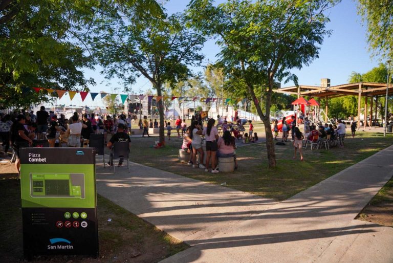 Renovación integral de la Plaza Combet de Carcova