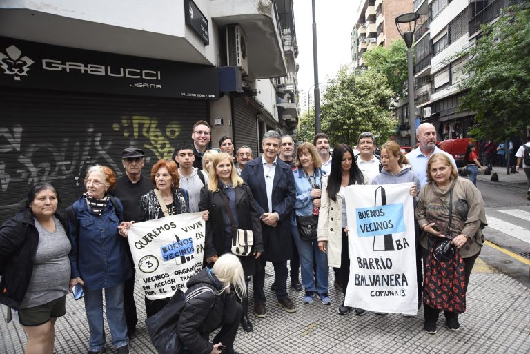 Tras un mes sin manteros en Once, comerciantes y vecinos apoyan la recuperación del espacio público