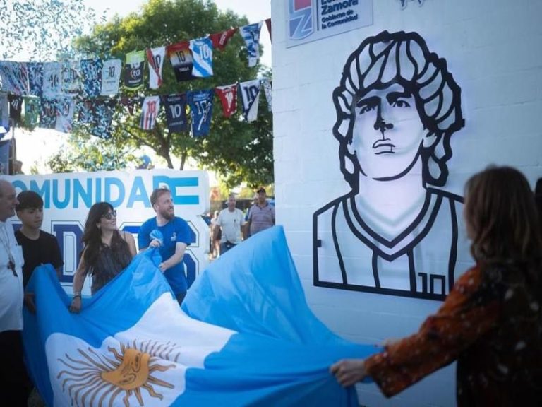 Más de 10 mil vecinos en la inauguración de Comunidad de D10S en Lomas