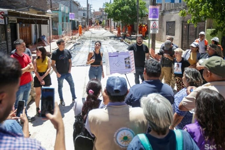 Obras de pavimentación en Villa Itatí