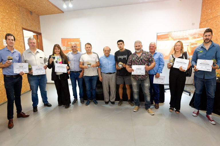Presentan programas para inserción laboral 