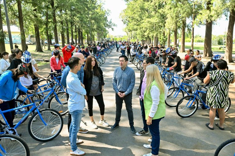 Nardini entregó más bicicletas del programa “Escuelas sobre Ruedas”