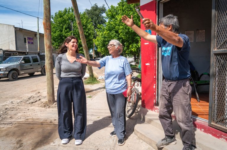 Mariel Fernández destacó la pavimentación de la calle Larralde en La Reja