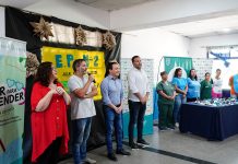 Entregan lentes a alumnos en Zeballos