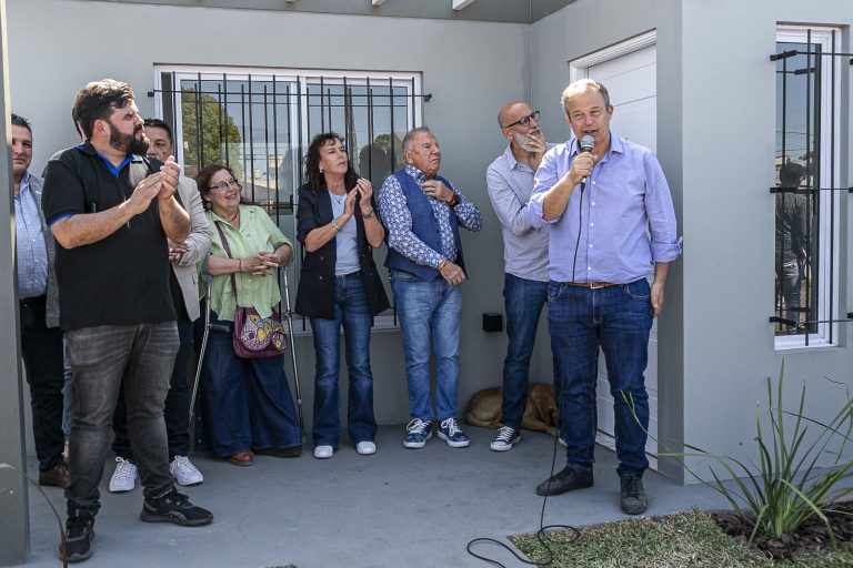 Inauguraron nuevos policonsultorios y una sede de UPCN en José Marmol