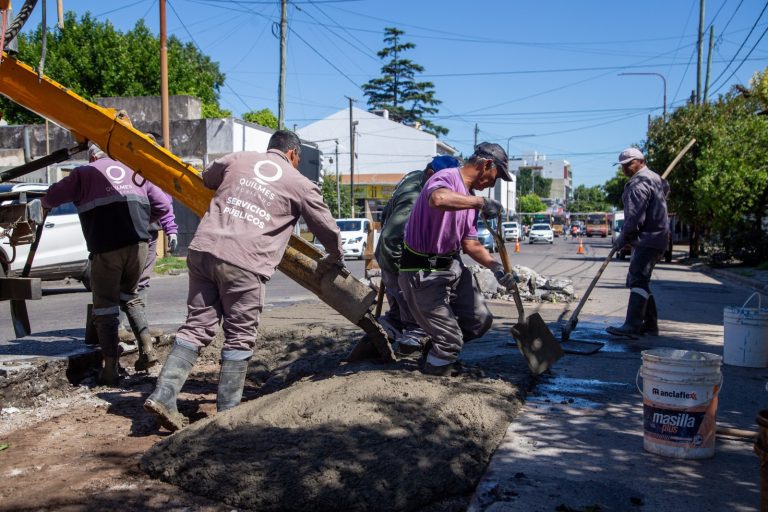 Avanza plan de bacheo en Quilmes Oeste