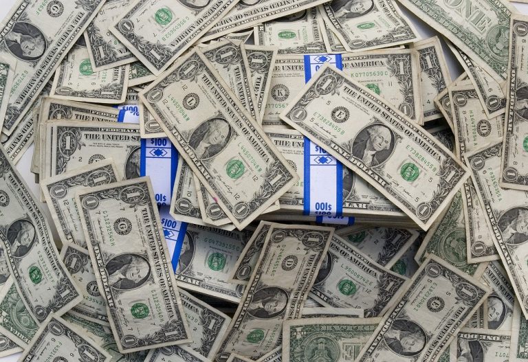 Arranca una nueva etapa del plan económico y bajan el ritmo de devaluación mensual