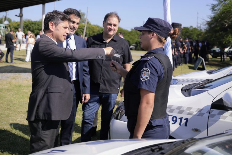 Kicillof entregó patrulleros en San Isidro