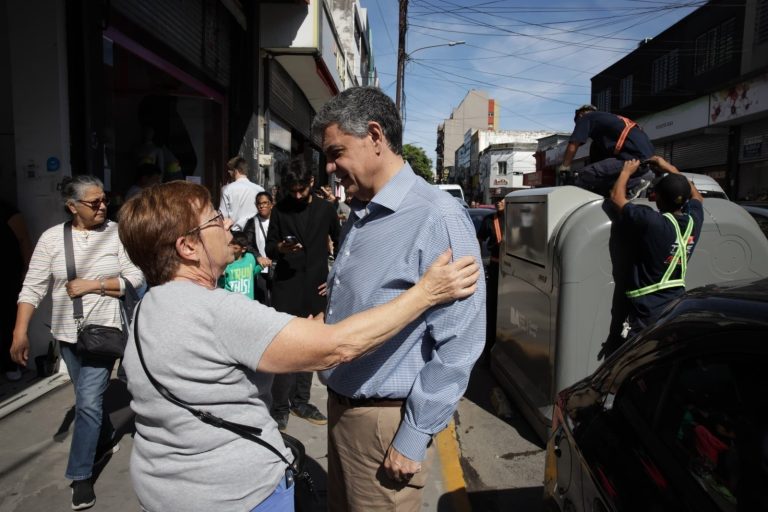 Se recuperan las ventas de los comerciantes a un mes del operativo en Flores