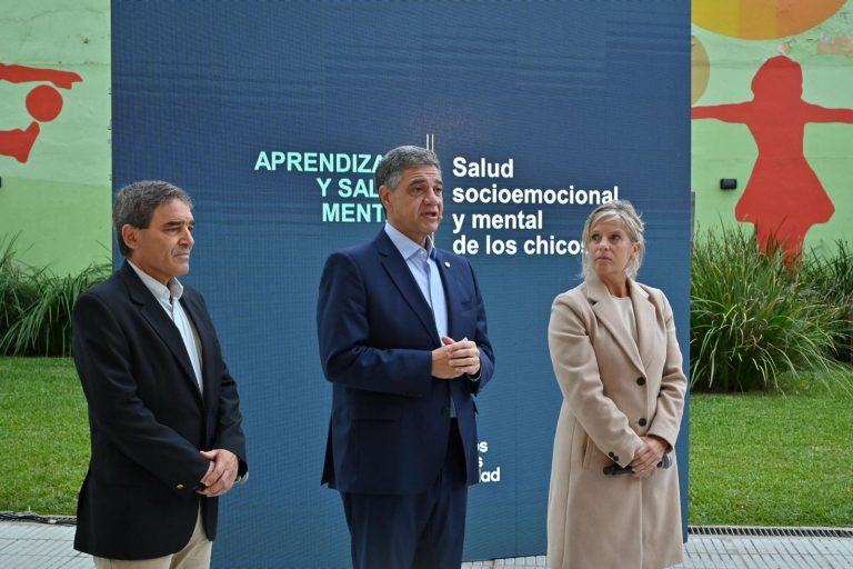 El Gobierno porteño crea una plataforma para fortalecer el vínculo entre la familia y la escuela