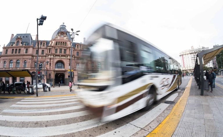 La CGT realiza su tercer paro contra Milei, con un impacto moderado por el rechazo de la UTA