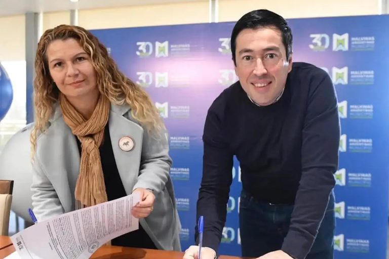 Malvinas Argentinas firmó un convenio para el rescate y protección de equinos decomisados