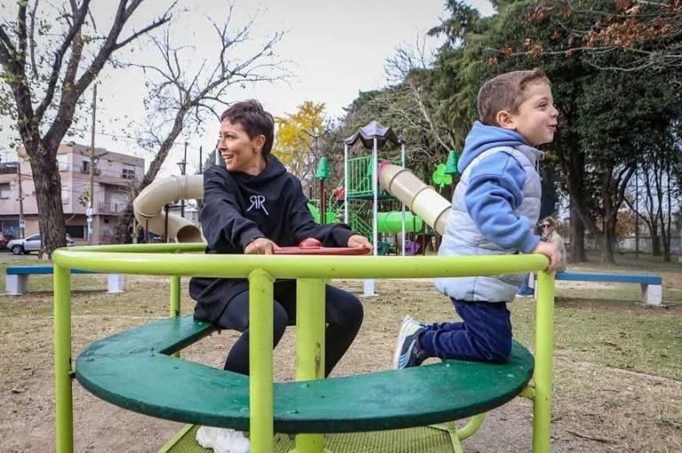 Se inauguraron los juegos inclusivos de la plaza Onda Verde en Quilmes Centro
