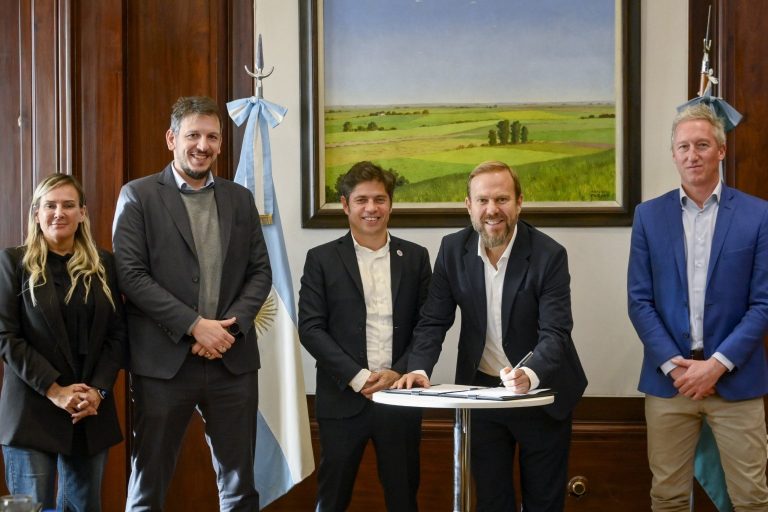 Granados firmó un convenio con Provincia para reforzar la gestión