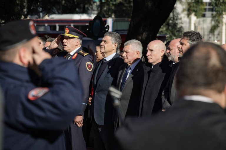 La Ciudad homenajeó a los bomberos caídos en el cumplimiento del deber
