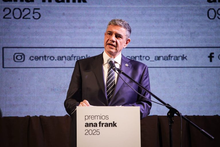 Jorge Macri fue reconocido en los Premios Ana Frank por su compromiso con la convivencia y la memoria