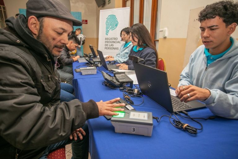 Vecinos de La Matanza acceden a más derechos con el registro de su identidad