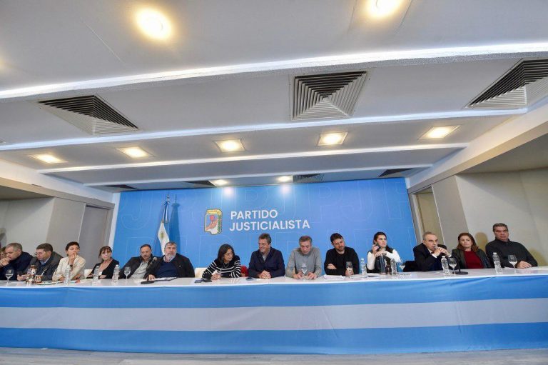 Con presencia de Massa, Grabois y Máximo Kirchner, el PJ delinea su estrategia tras el fallo contra Cristina