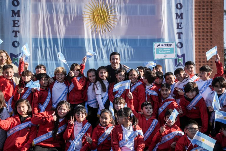 Nardini acompañó a más de 4.700 estudiantes en su Promesa a la Bandera