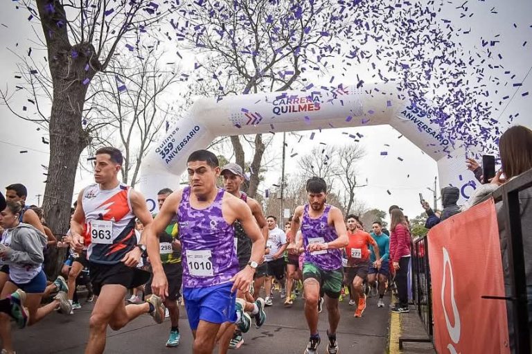 Entregan medallas a los ganadores de la Carrera Aniversario de Quilmes