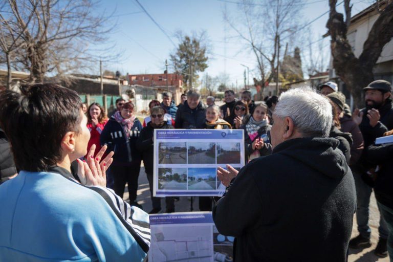 Avanzan las obras de pavimentación y mejoras hidráulicas en Quilmes