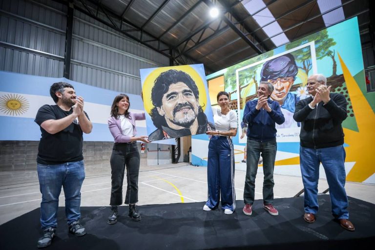 Mendoza, Taiana y Máximo Kirchner inauguraron el polideportivo Diego Armando Maradona