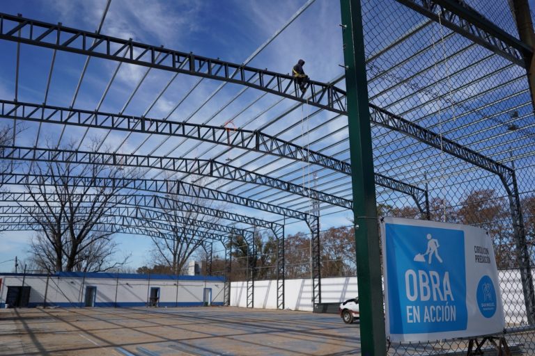 San Miguel construye un tinglado de 1.800 metros en el Polideportivo Bella Vista