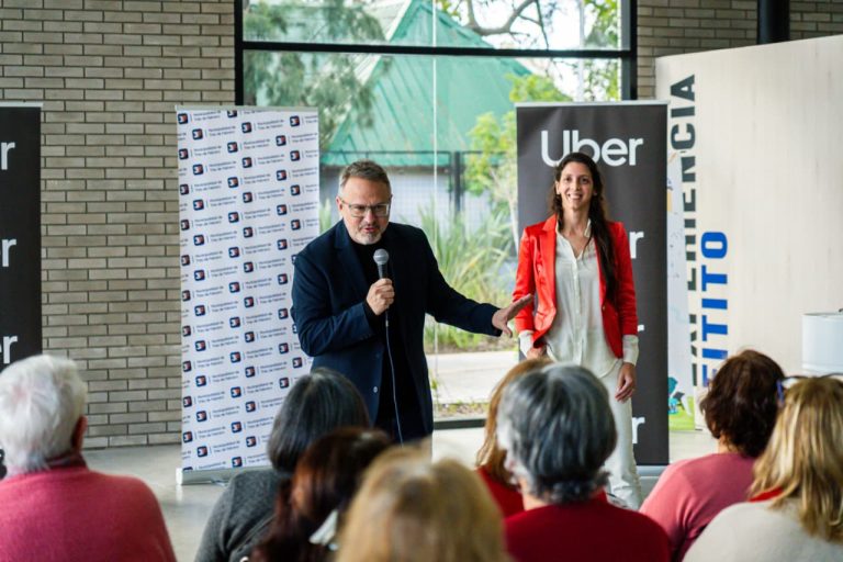 Tres de Febrero desregula Uber para facilitar la movilidad en el municipio