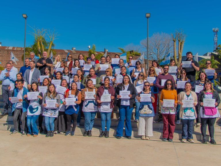 San Fernando celebró el Día del Maestro con emotivos homenajes
