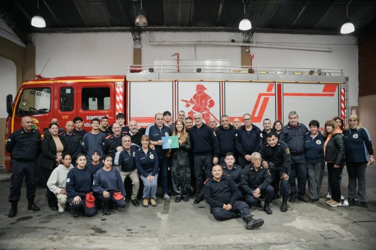 Sierra entregó subsidios a instituciones de Avellaneda