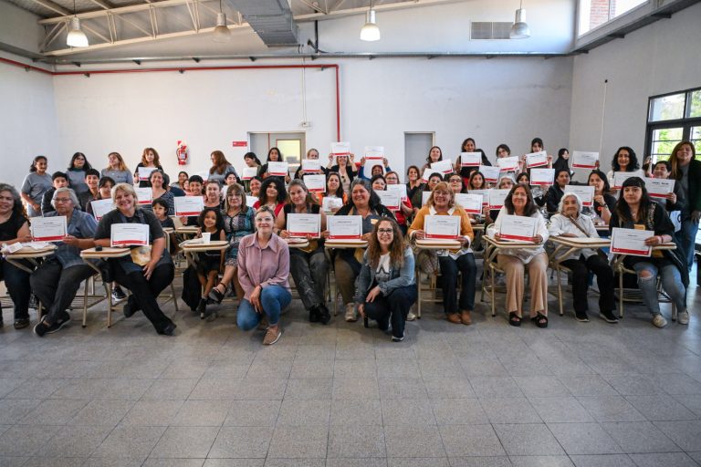 Tigre entregó certificados a vecinas que se capacitaron en proyectos productivos