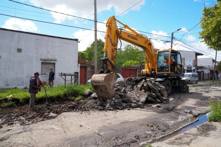 Continúa con más de 20 intervenciones el Plan de Pavimentación en Lanús