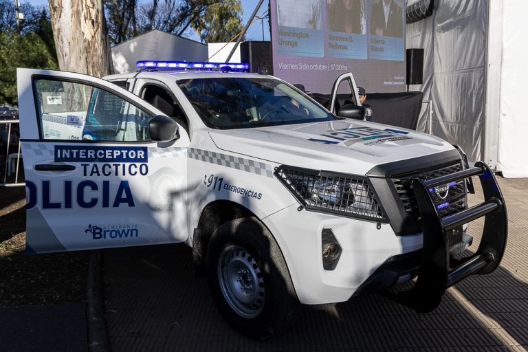 Presentan patrulleros con cámaras lectoras de patentes en Almirante Brown