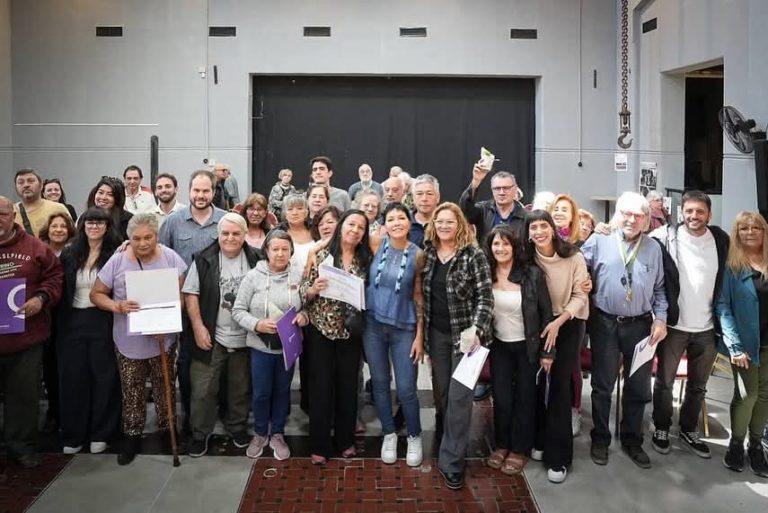Entregan fondos a centros de jubilados y otorgan beneficios fiscales a adultos mayores