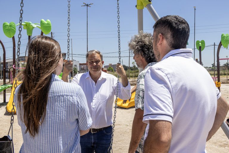 Continúan los trabajos de renovación en las plazas de Almirante Brown