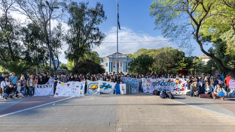 Más de 200 vecinos de Almirante Brown participaron de “Jóvenes y Memoria”
