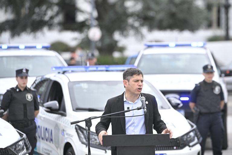 Kicillof entregó 40 patrulleros para fortalecer la seguridad