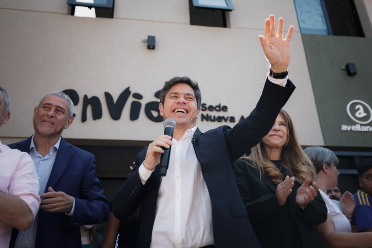 Kicillof y Ferraresi entregaron 30 nuevos patrulleros para fortalecer la seguridad